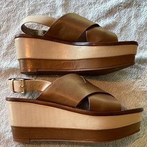 Tory Burch Platform Sandals. Size 8, leather upper, gold buckle.